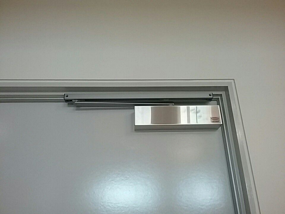wall glass door